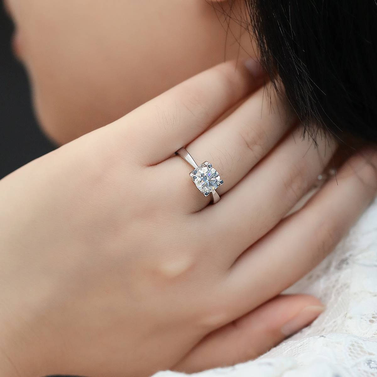 Classic Bullhead S925 Silver Plated Platinum Moissanite Diamond Women's Ring 2.0 Carat D-Class